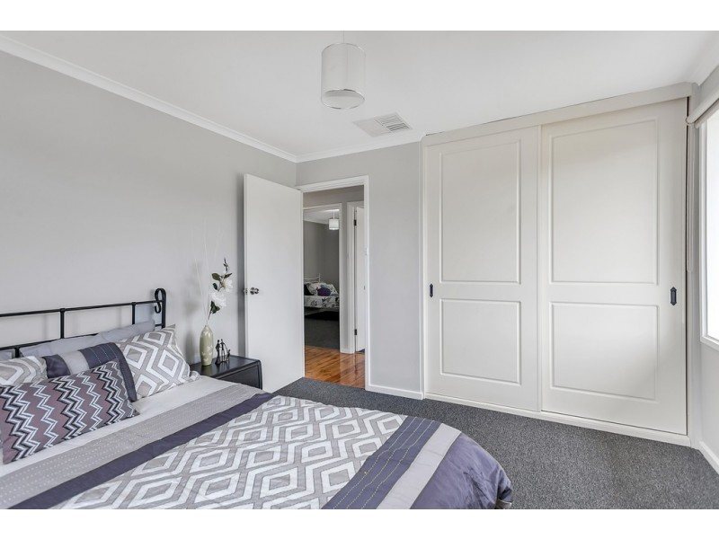 34 Cumberland Crescent, Huntfield Heights SA 5163