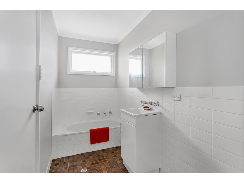 34 Cumberland Crescent, Huntfield Heights SA 5163