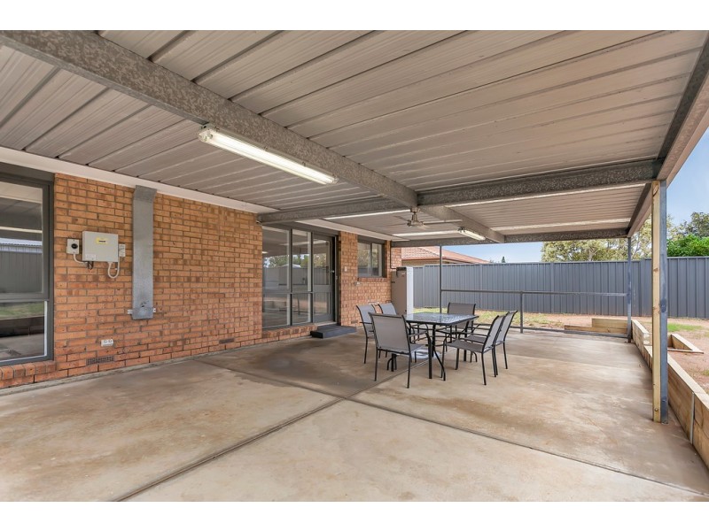 34 Cumberland Crescent, Huntfield Heights SA 5163