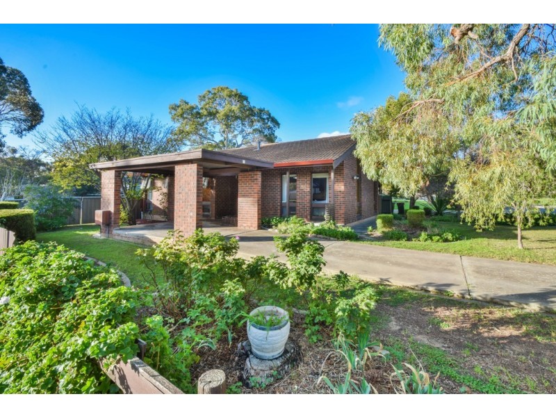 27 Suffolk Drive, Morphett Vale SA 5162