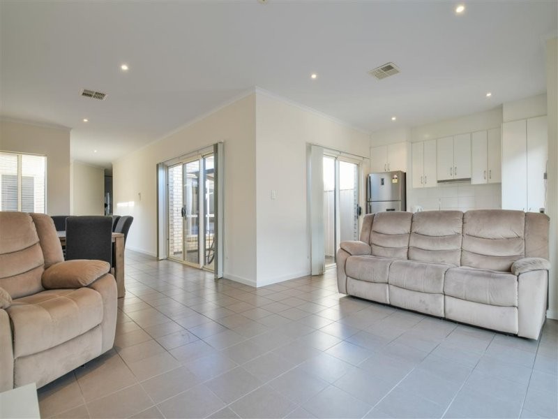 2/6 Dixie Court, Happy Valley SA 5159