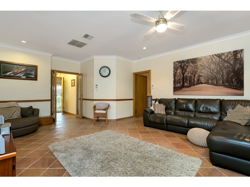 7 Grassdale Rise, Aberfoyle Park SA 5159