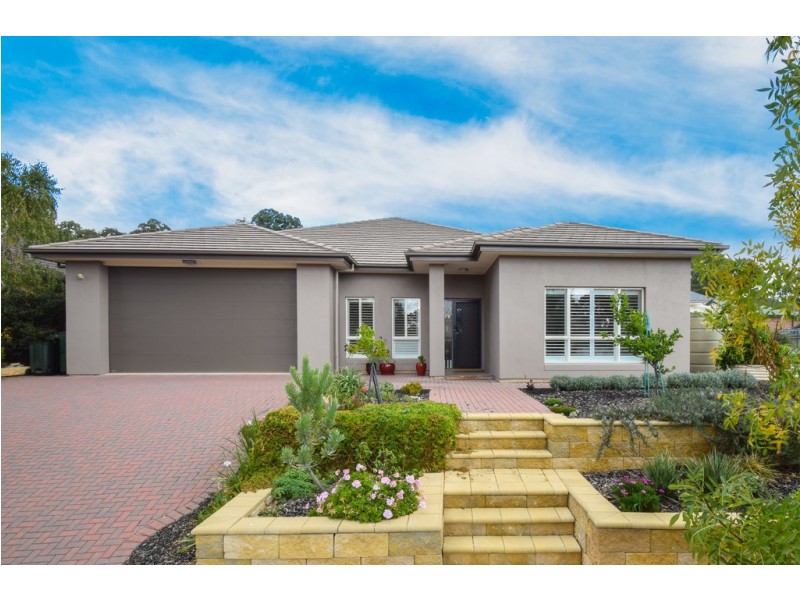 18 Coast View Court, Chandlers Hill SA 5159