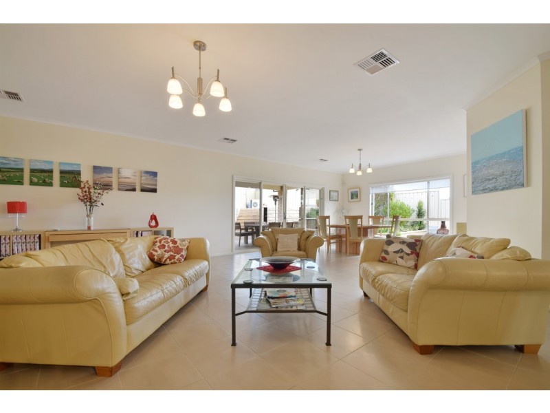 18 Coast View Court, Chandlers Hill SA 5159