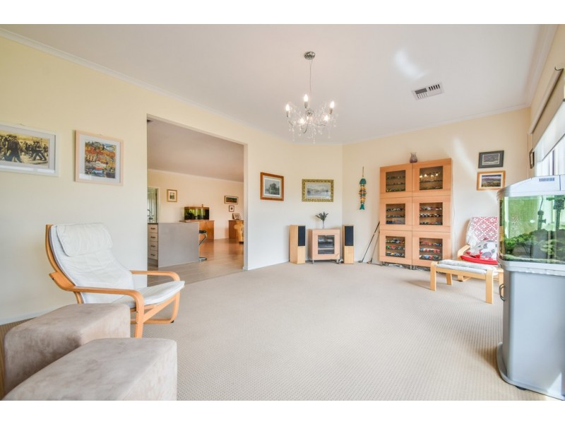 18 Coast View Court, Chandlers Hill SA 5159