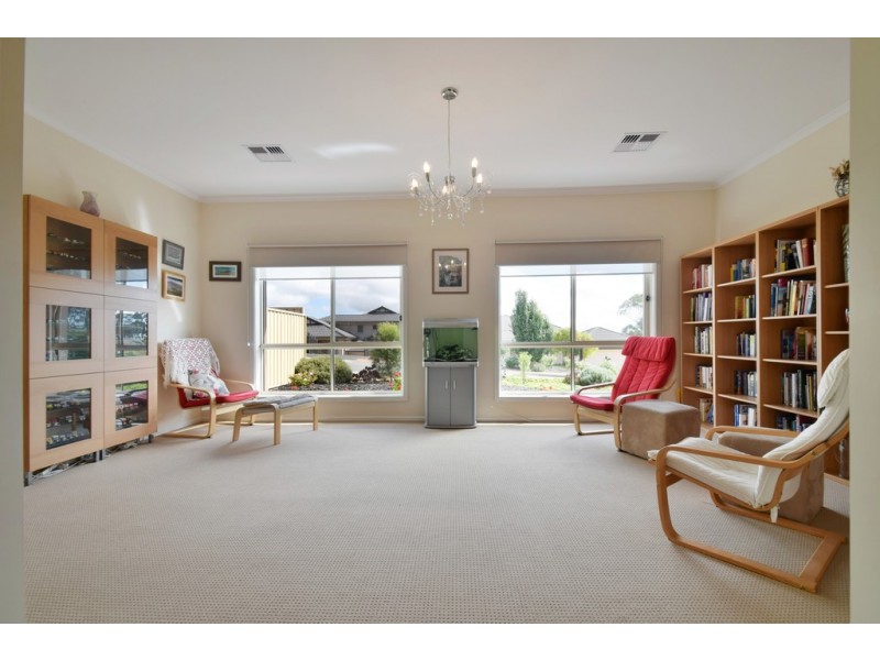 18 Coast View Court, Chandlers Hill SA 5159