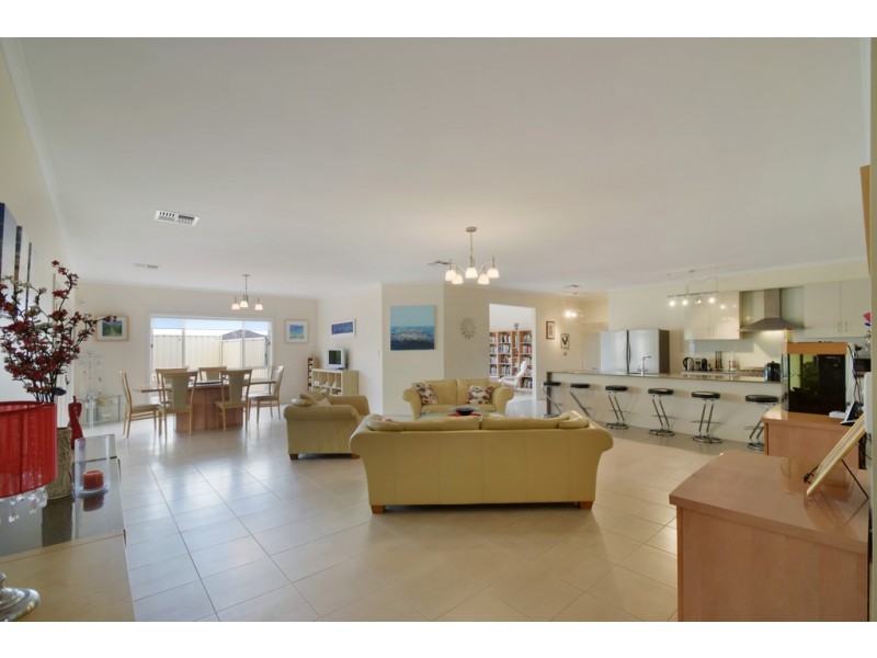 18 Coast View Court, Chandlers Hill SA 5159