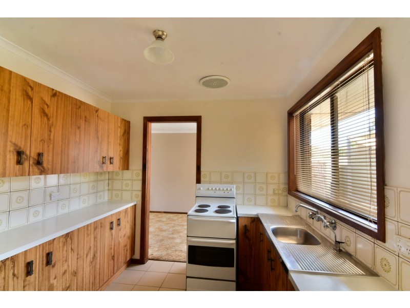 10 Jade Crescent, Happy Valley SA 5159