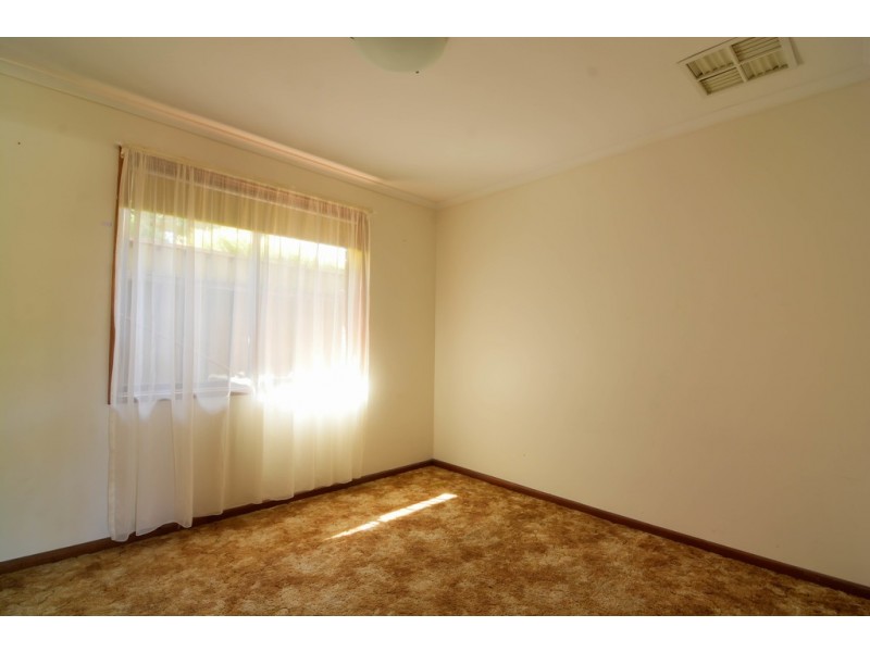 10 Jade Crescent, Happy Valley SA 5159