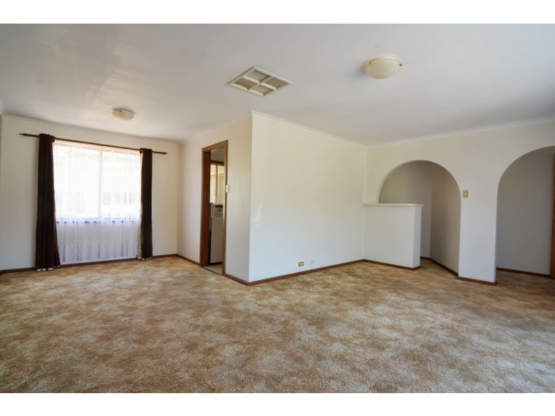 10 Jade Crescent, Happy Valley SA 5159