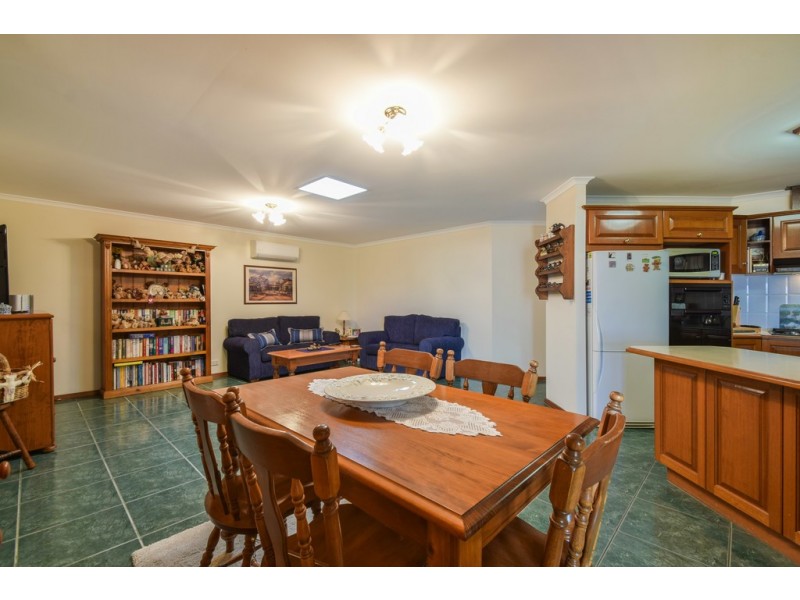 33 Siegersdorf Crescent, Old Reynella SA 5161