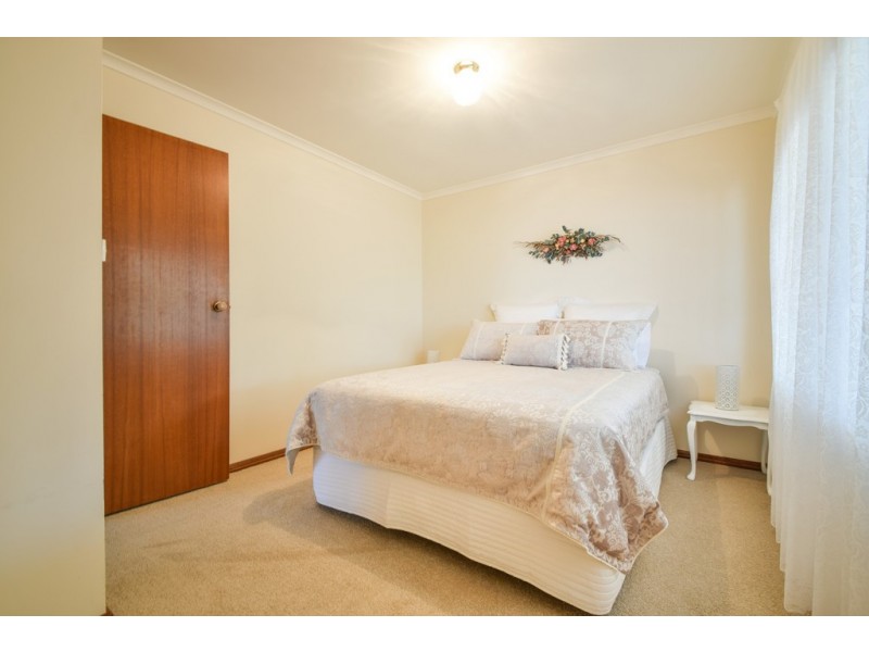 33 Siegersdorf Crescent, Old Reynella SA 5161