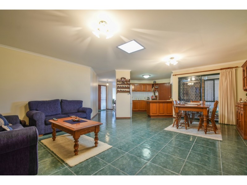 33 Siegersdorf Crescent, Old Reynella SA 5161