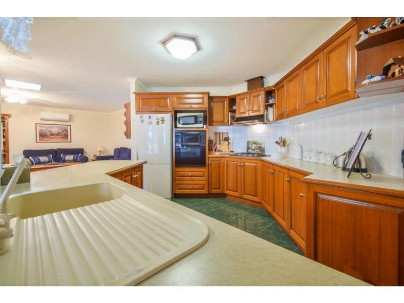33 Siegersdorf Crescent, Old Reynella SA 5161