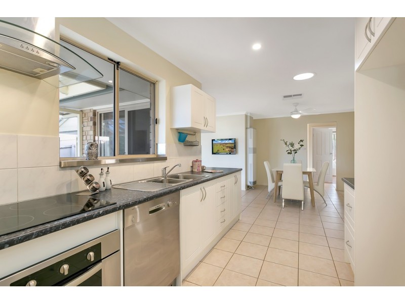 34 Trinidad Way, Happy Valley SA 5159