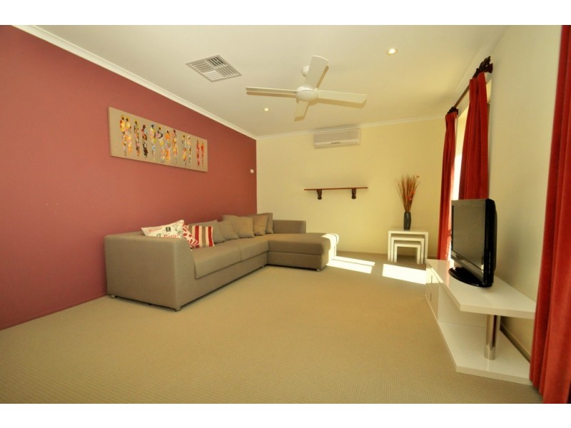 34 Trinidad Way, Happy Valley SA 5159