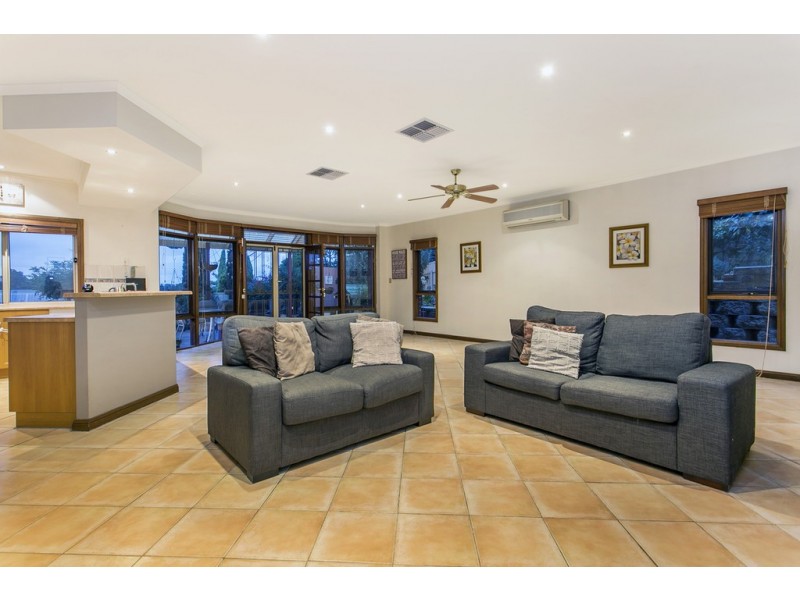 21 Merrivale Drive, Happy Valley SA 5159