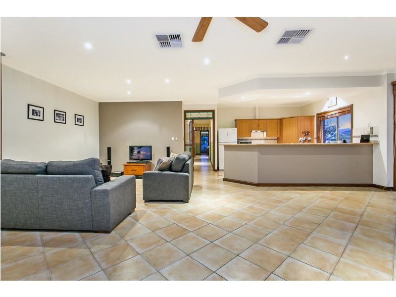 21 Merrivale Drive, Happy Valley SA 5159
