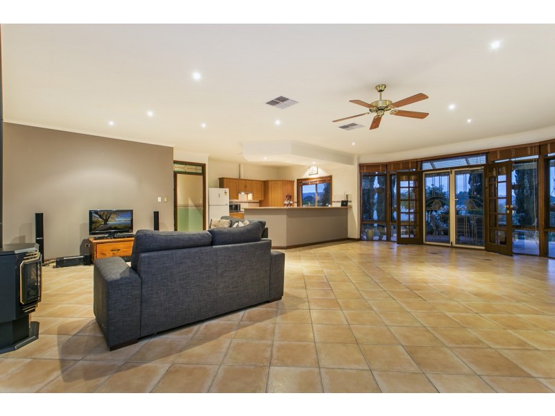 21 Merrivale Drive, Happy Valley SA 5159