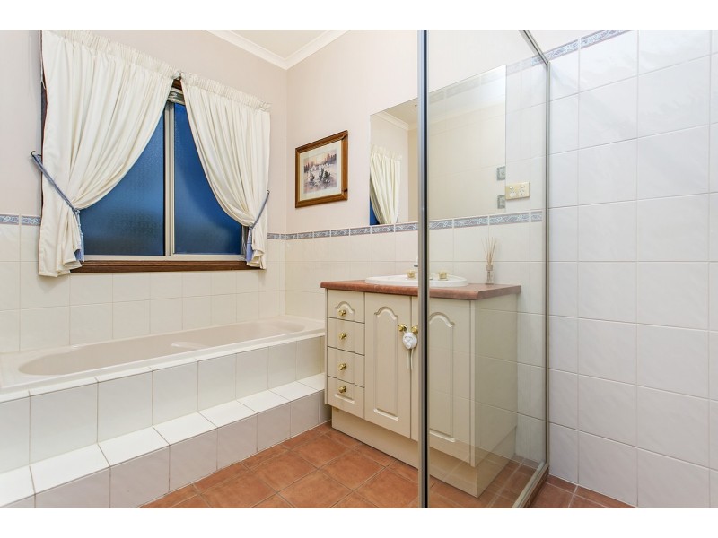 21 Merrivale Drive, Happy Valley SA 5159
