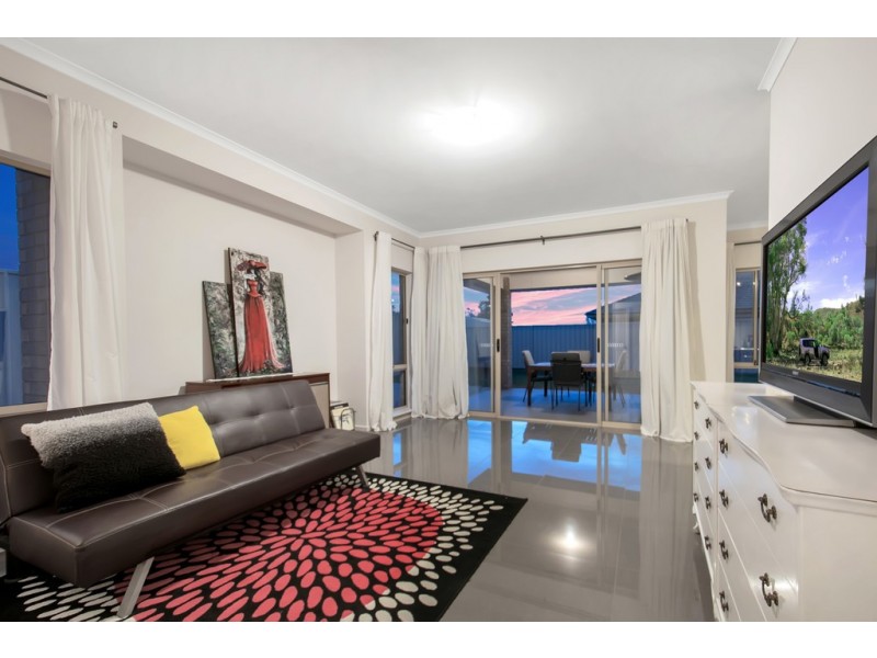 6 Bleby Court, Reid SA 5118