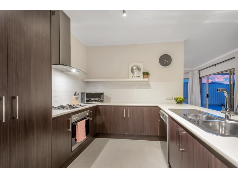 6 Bleby Court, Reid SA 5118