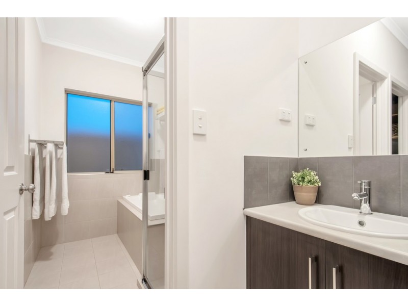 6 Bleby Court, Reid SA 5118