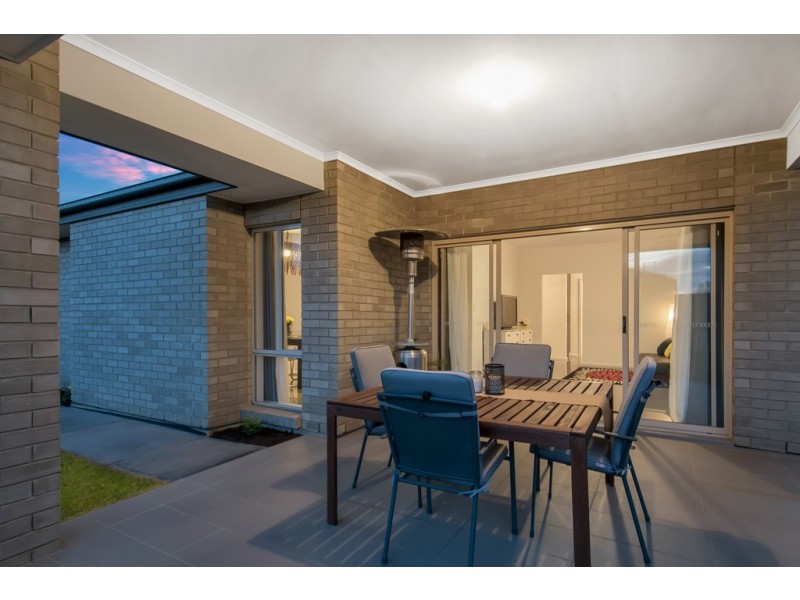 6 Bleby Court, Reid SA 5118