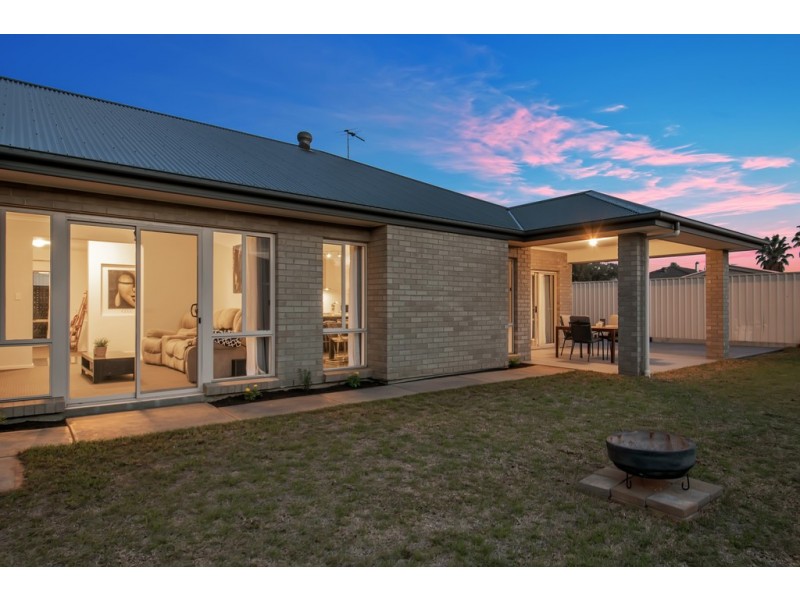 6 Bleby Court, Reid SA 5118