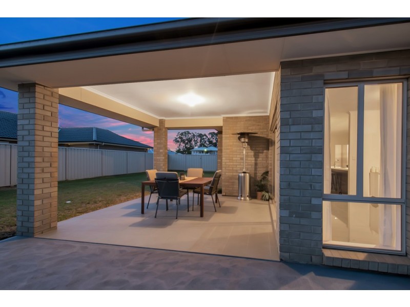 6 Bleby Court, Reid SA 5118
