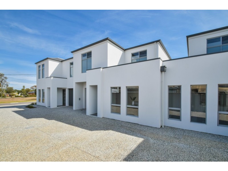 2/17 Pearce Street, Christies Beach SA 5165