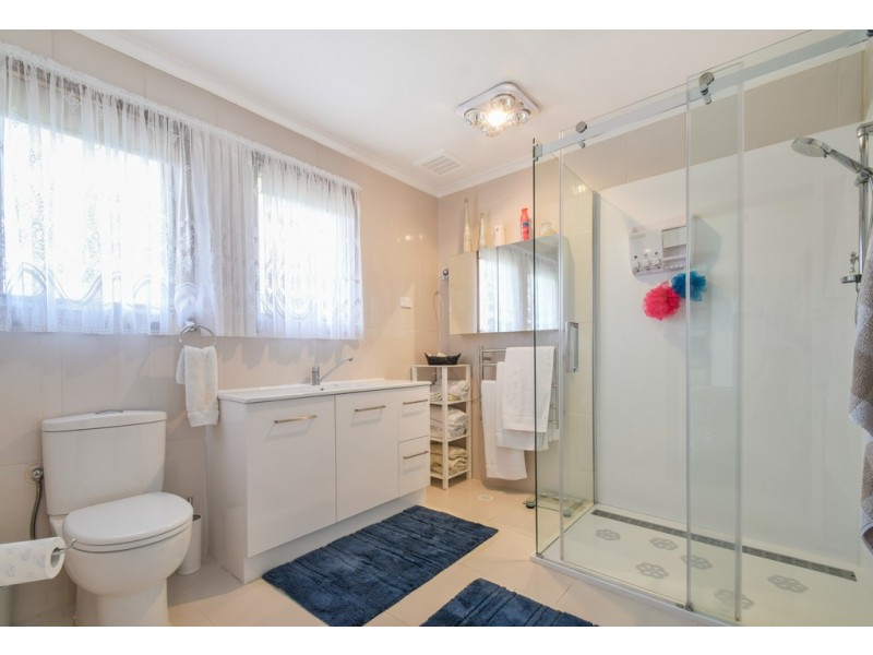 11 Damian Court, Christie Downs SA 5164