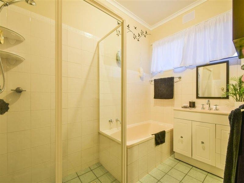 5 James Road, Happy Valley SA 5159