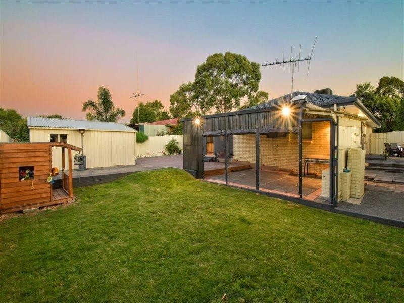 5 James Road, Happy Valley SA 5159