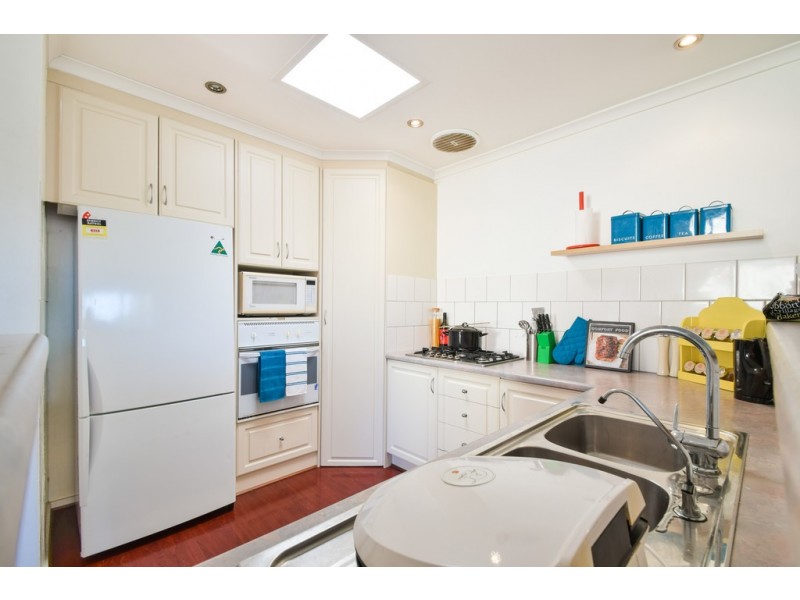 27 Peregrine Crescent, Christie Downs SA 5164