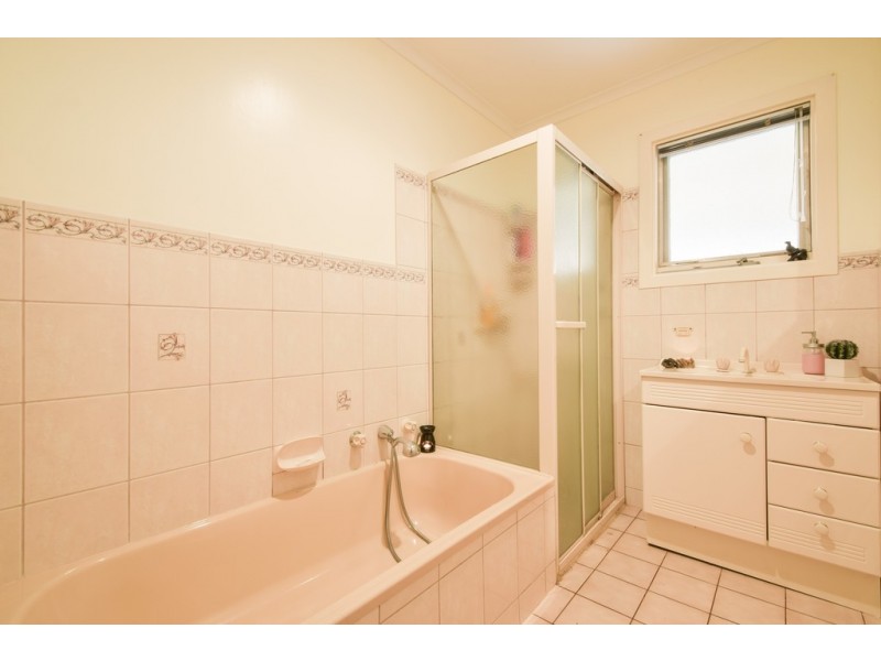 27 Peregrine Crescent, Christie Downs SA 5164