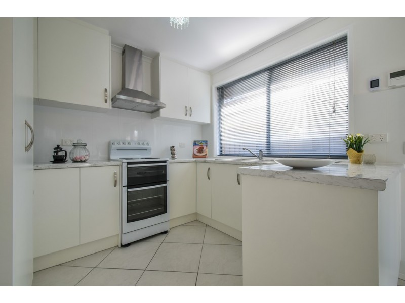11 Sea Eagle Crescent, Seaford Rise SA 5169