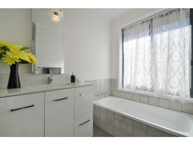 11 Sea Eagle Crescent, Seaford Rise SA 5169