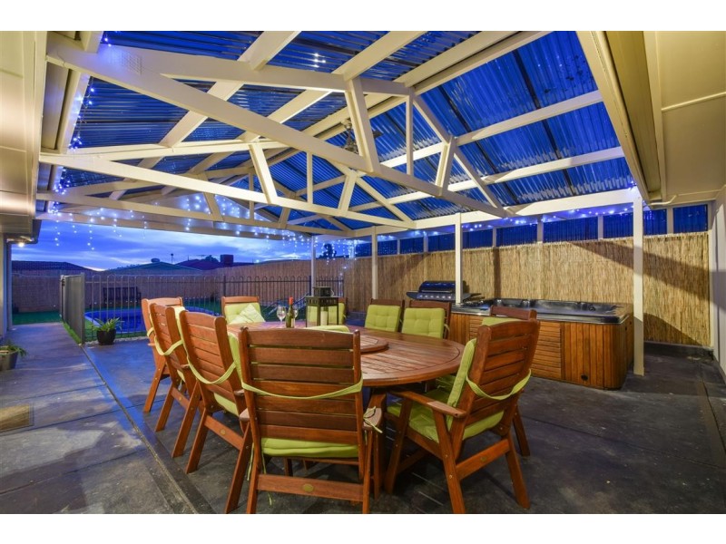 23 Brooks Circuit, Woodcroft SA 5162