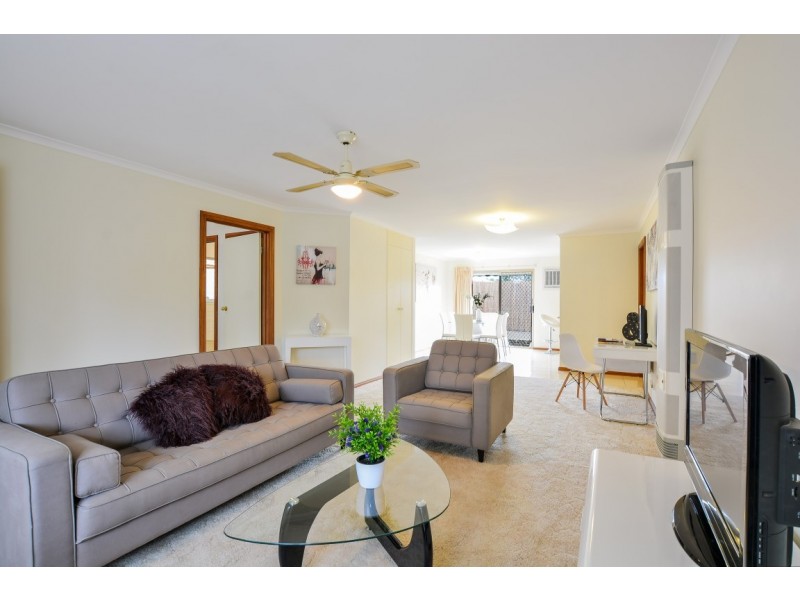 2/7 Rothschild Street, Woodcroft SA 5162