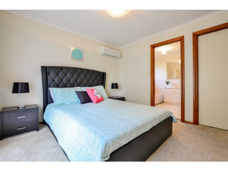 2/7 Rothschild Street, Woodcroft SA 5162