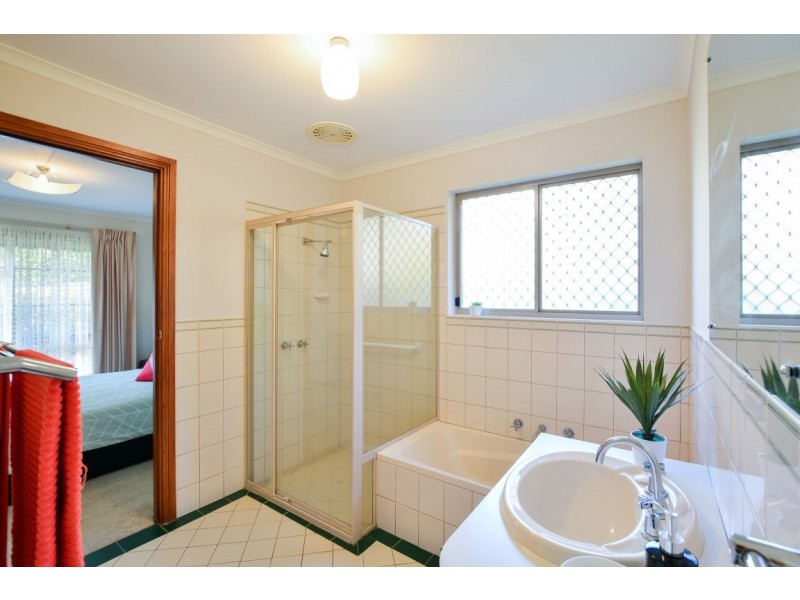 2/7 Rothschild Street, Woodcroft SA 5162