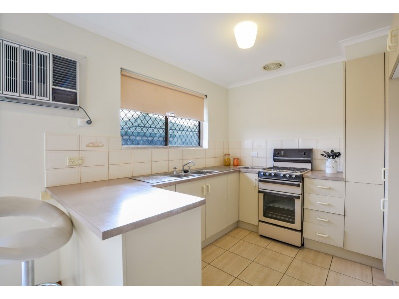 2/7 Rothschild Street, Woodcroft SA 5162