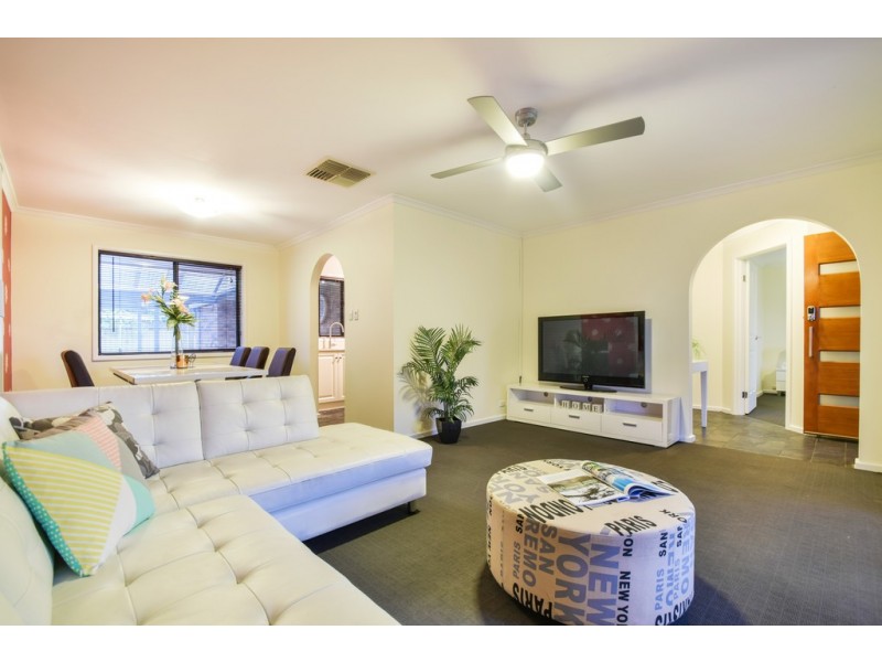 9 Oakhill Crescent, Morphett Vale SA 5162