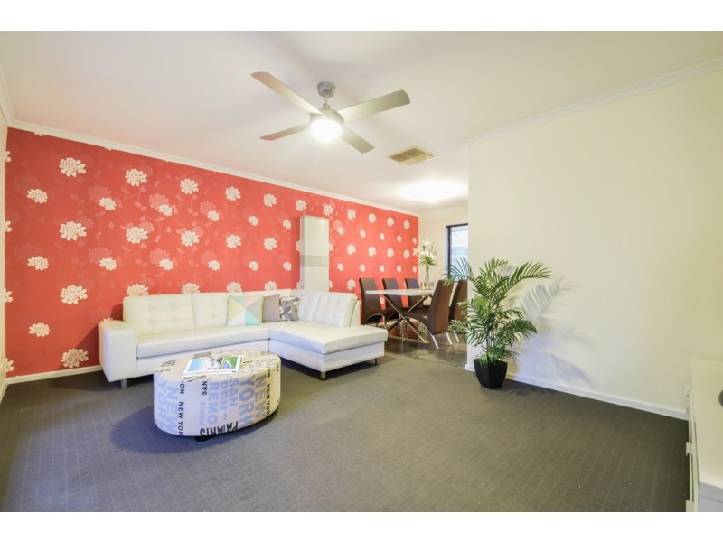 9 Oakhill Crescent, Morphett Vale SA 5162