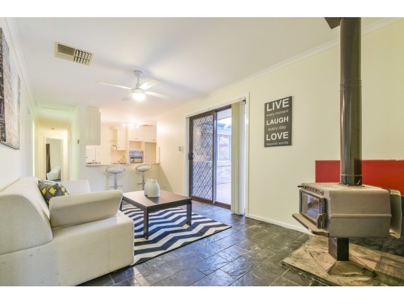 9 Oakhill Crescent, Morphett Vale SA 5162
