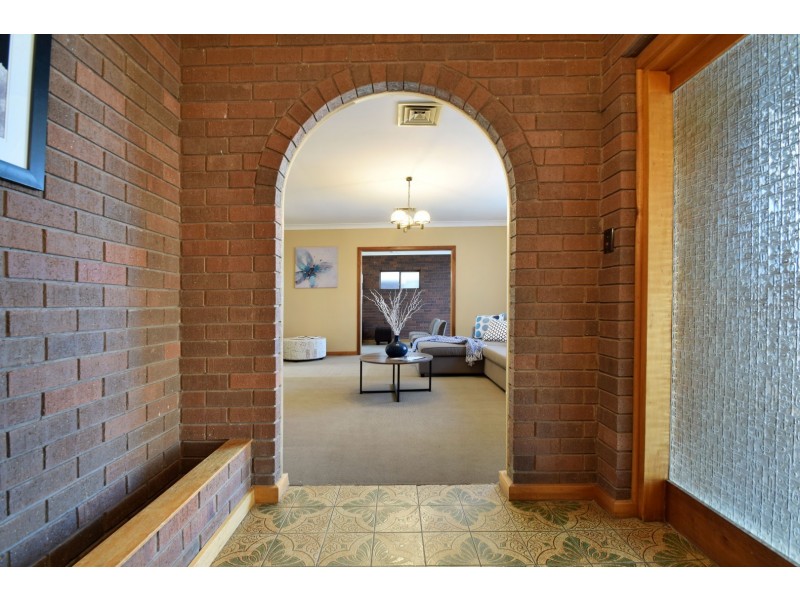 8 Tindall Crescent, Sheidow Park SA 5158