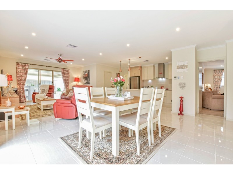 4 Scope Road, Woodcroft SA 5162