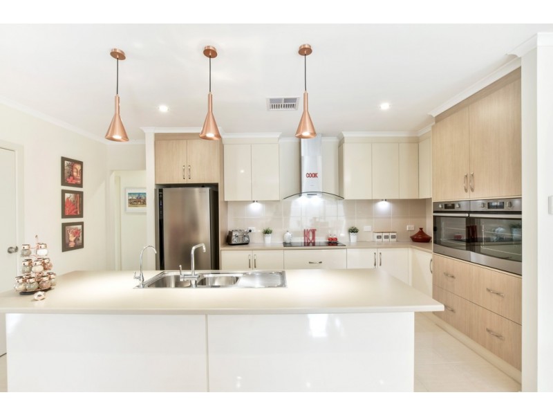 4 Scope Road, Woodcroft SA 5162