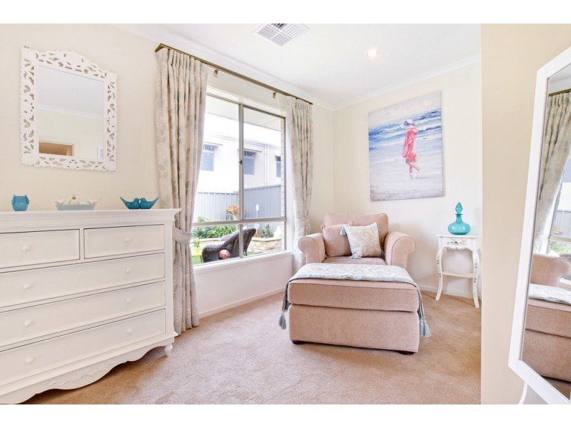 4 Scope Road, Woodcroft SA 5162